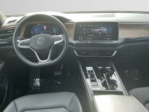 Used 2025 Volkswagen Atlas SE AWD/4WD image 10