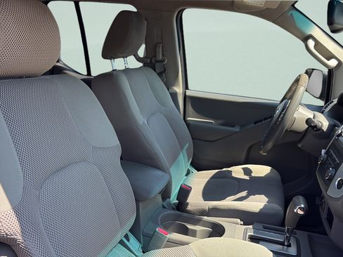 Used 2013 Nissan Frontier SV AWD/4WD image 14