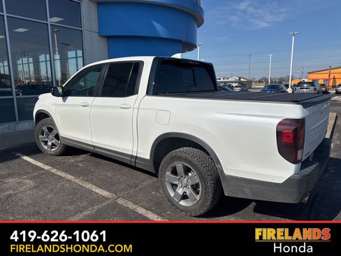Used 2024 Honda Ridgeline TrailSport image 3