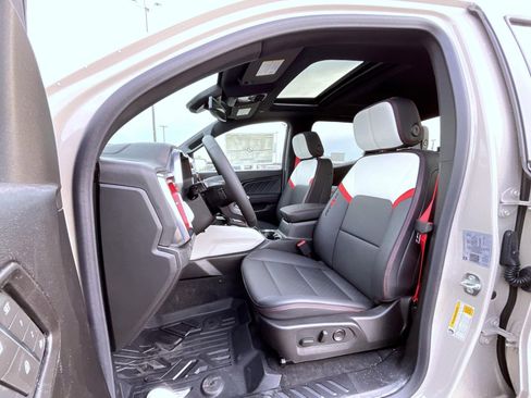 New 2026 GMC Canyon AT4X w/ LPO, Black Badging Package AWD/4WD image 10