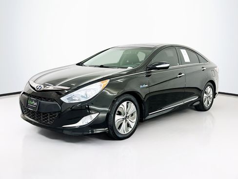 Used 2015 Hyundai Sonata Limited w/ Option Group 02 FWD image 3