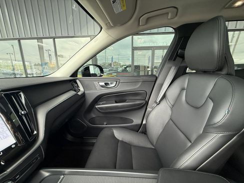 Used 2024 Volvo XC60 B5 Core image 30