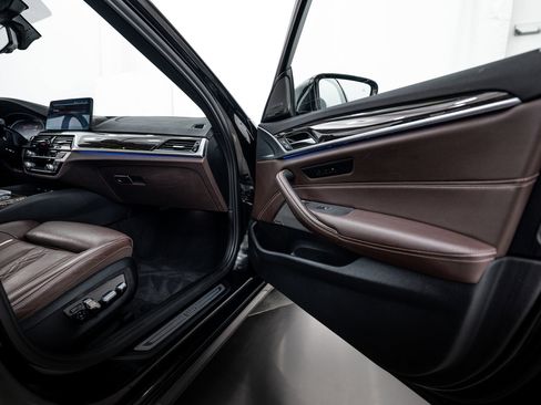 Used 2021 BMW 540i xDrive image 16