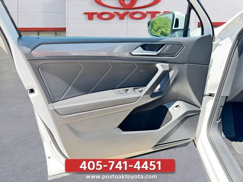 Used 2024 Volkswagen Tiguan SE AWD/4WD image 29