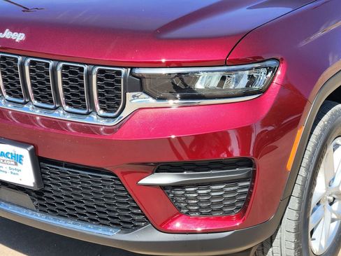 New 2026 Jeep Grand Cherokee Laredo image 5