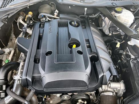 Used 2018 Ford Mustang Premium RWD image 31