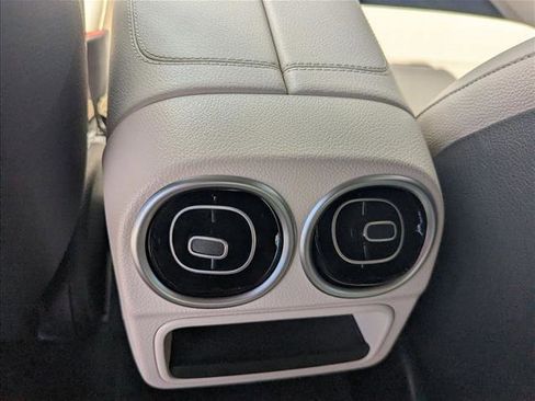 Used 2023 Mercedes-Benz C 300 Sedan image 17