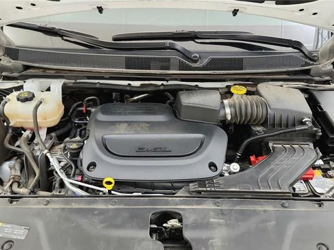 Used 2025 Chrysler Pacifica Select image 20