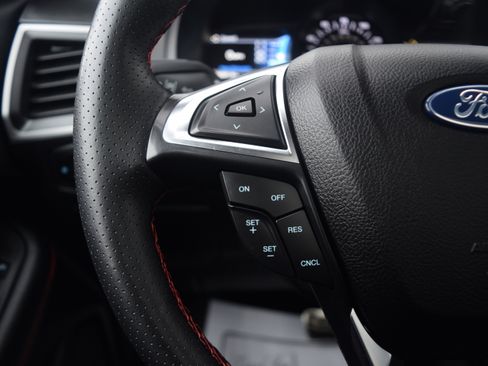 Used 2023 Ford Edge ST-Line image 6