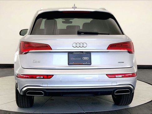 Certified 2022 Audi Q5 2.0T Premium w/ Convenience Package AWD/4WD image 6