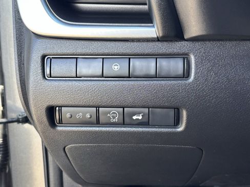Certified 2023 Nissan Rogue SV w/ SV Premium B Package FWD image 32
