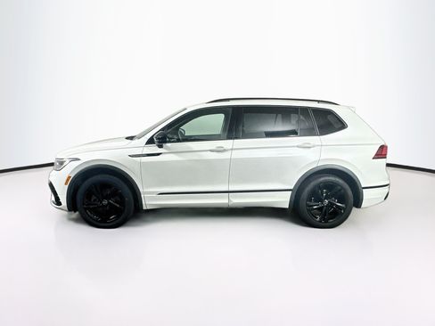 Used 2023 Volkswagen Tiguan SE R-Line FWD image 4