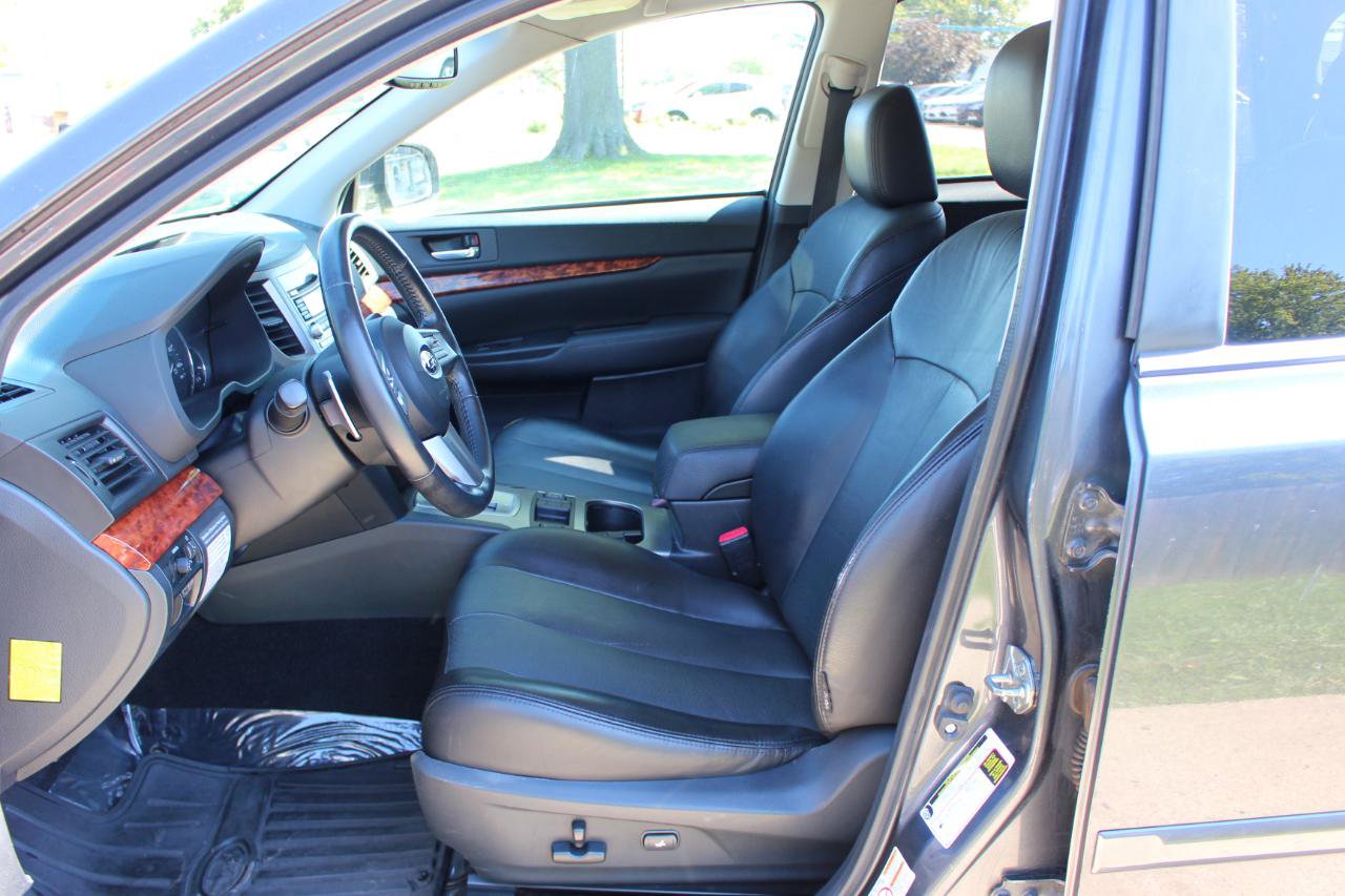 Used 2011 Subaru Outback 2.5i Limited AWD/4WD image 13