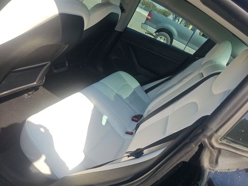 Used 2022 Tesla Model 3 Long Range image 8