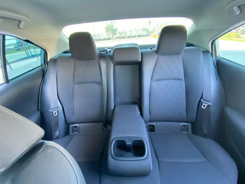 Used 2020 Toyota Corolla LE FWD image 18