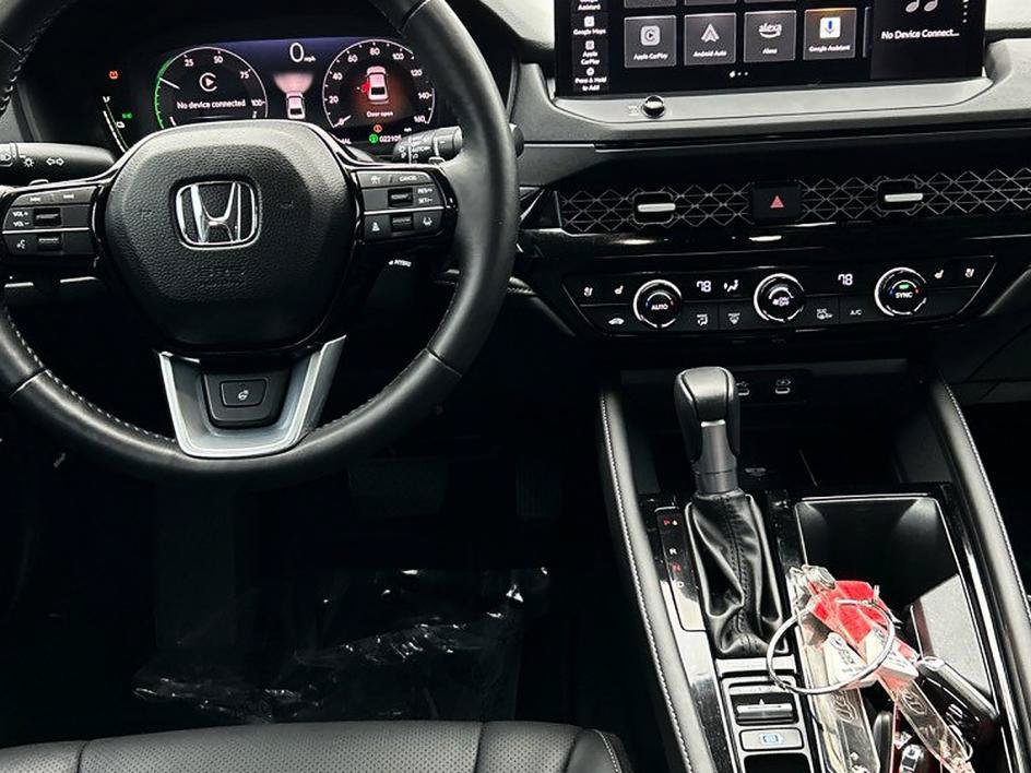 Used 2025 Honda Accord Touring image 16