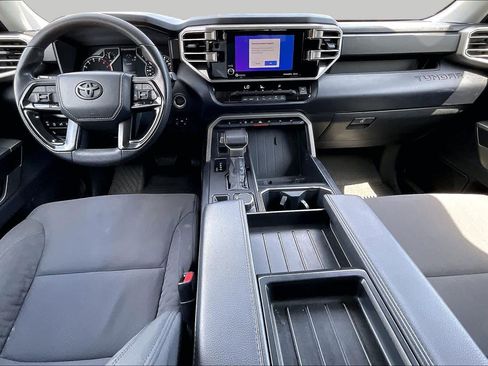 Used 2022 Toyota Tundra SR5 w/ SR5 Convenience Package AWD/4WD image 15