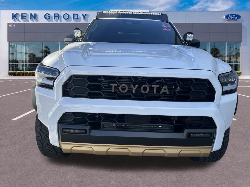Used 2025 Toyota 4Runner Trailhunter AWD/4WD image 3