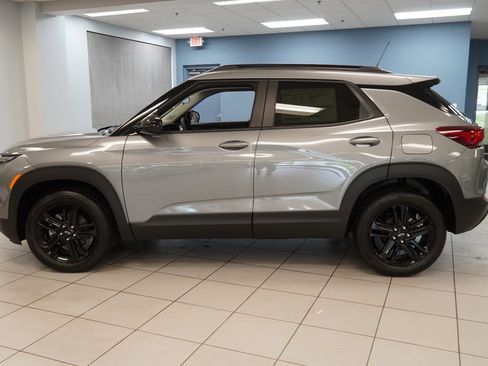New 2026 Chevrolet TrailBlazer LT w/ Midnight Edition AWD/4WD image 2