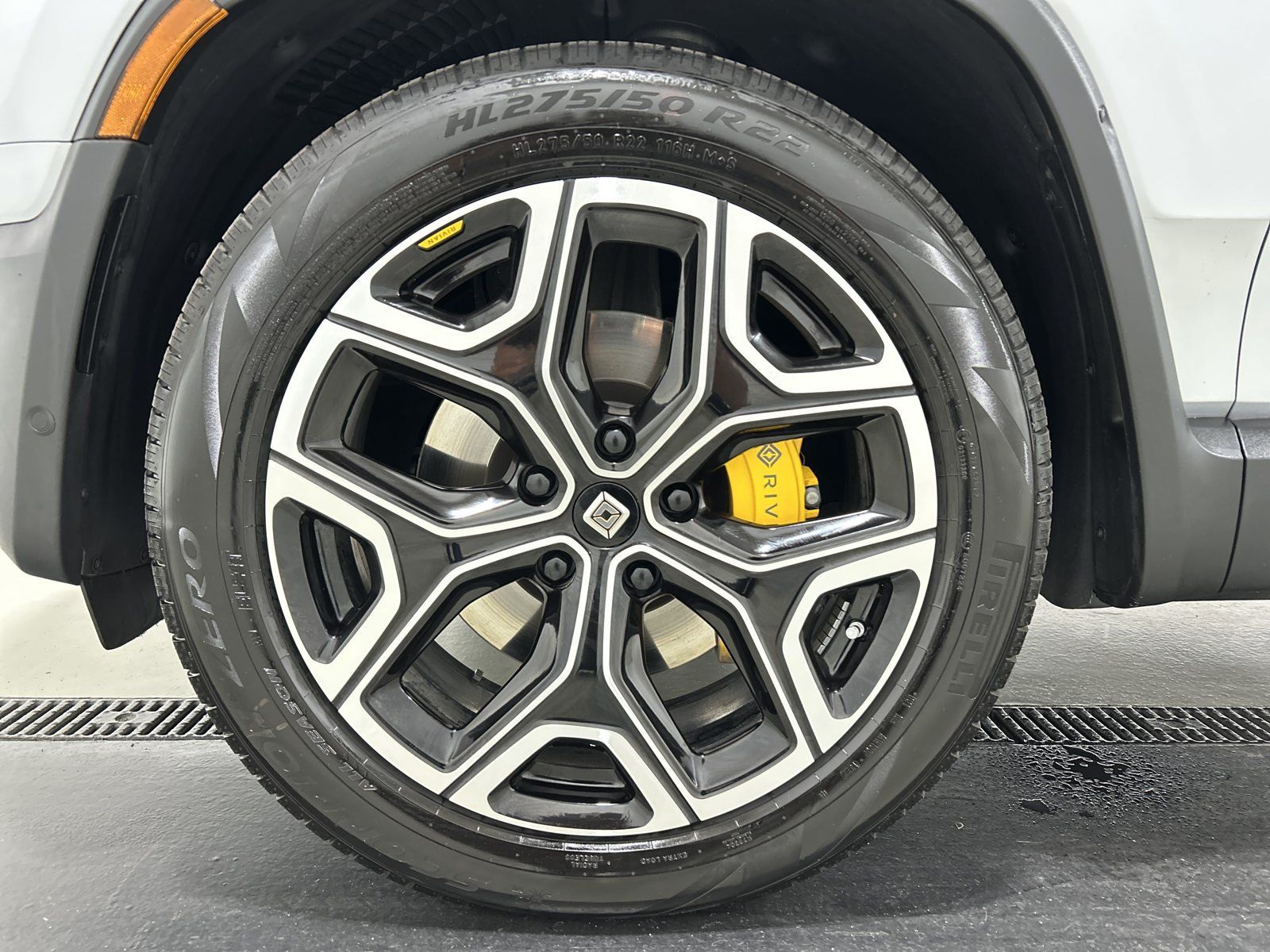 Used 2022 Rivian R1T Adventure AWD/4WD image 9