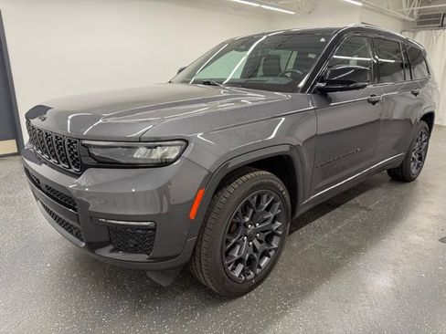 Used 2023 Jeep Grand Cherokee L Summit AWD/4WD image 5