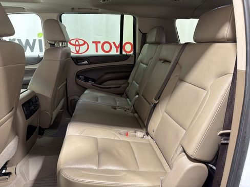 Used 2020 Chevrolet Suburban LT image 20