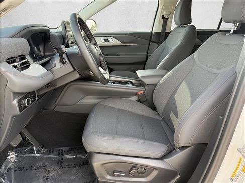 Used 2025 Ford Explorer Active image 10