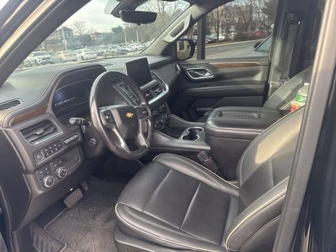 Used 2022 Chevrolet Suburban Premier image 4
