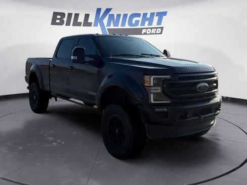 Used 2022 Ford F250 Lariat w/ Black Appearance Package image 7