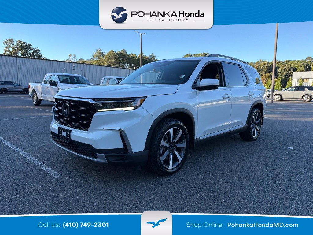 Used 2024 Honda Pilot Touring image 1