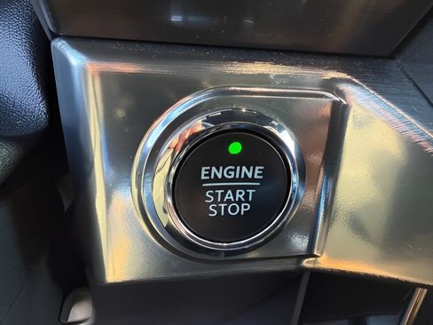 Used 2021 Ford F150 Lariat w/ Equipment Group 502A High AWD/4WD image 20