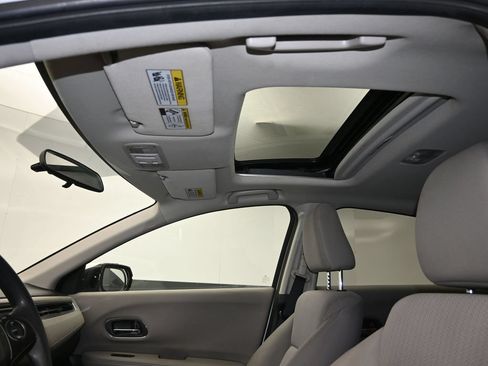 Used 2017 Honda HR-V EX image 16