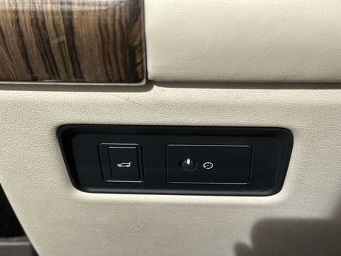 Used 2019 Land Rover Range Rover Long Wheelbase Supercharged image 17