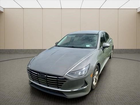 Used 2023 Hyundai Sonata SE FWD image 2