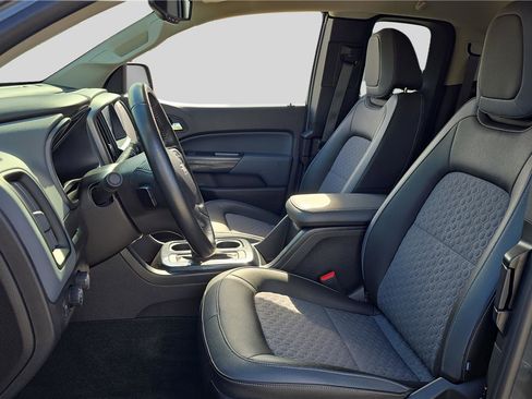 Used 2017 Chevrolet Colorado Z71 AWD/4WD image 11