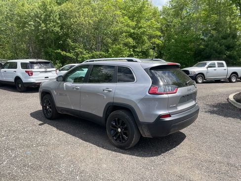 Used 2019 Jeep Cherokee Latitude w/ Popular Appearance Group AWD/4WD image 8
