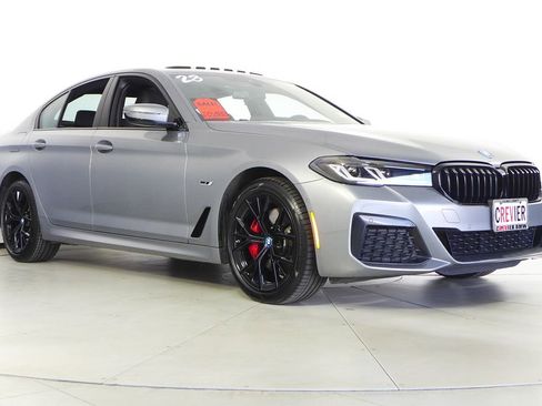 Used 2023 BMW 530e w/ M Sport Package image 4
