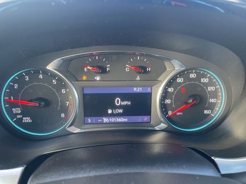 Used 2020 Chevrolet Traverse LT image 23