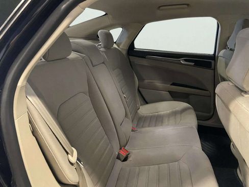 Used 2020 Ford Fusion SE FWD image 21