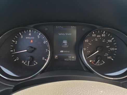 Used 2018 Nissan Rogue SV w/ Sun & Sound Touring Package image 26