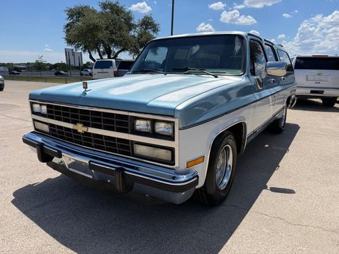 Used 1991 Chevrolet Suburban 2WD image 3