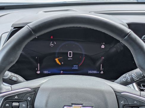 Used 2024 Chevrolet Trax LT w/ Sunroof Package FWD image 22