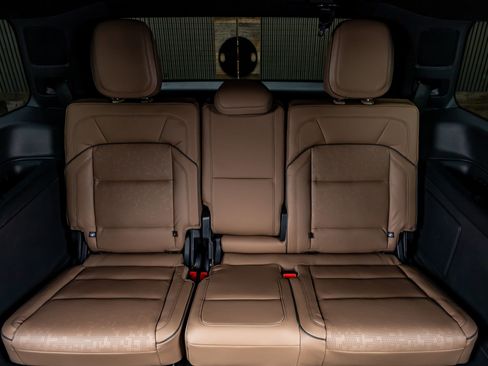Used 2025 Lincoln Navigator Black Label AWD/4WD image 32