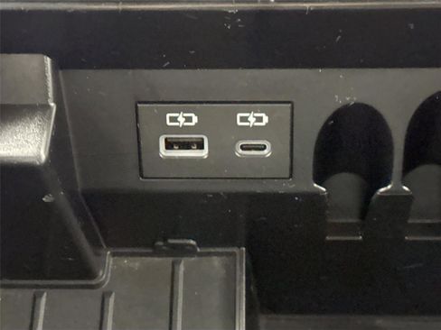 Used 2024 Toyota Tundra Limited image 34