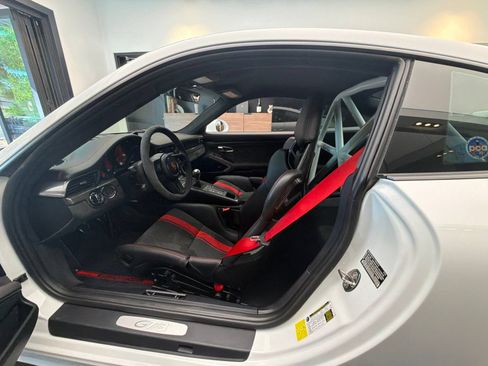 Used 2018 Porsche 911 GT3 RWD image 8