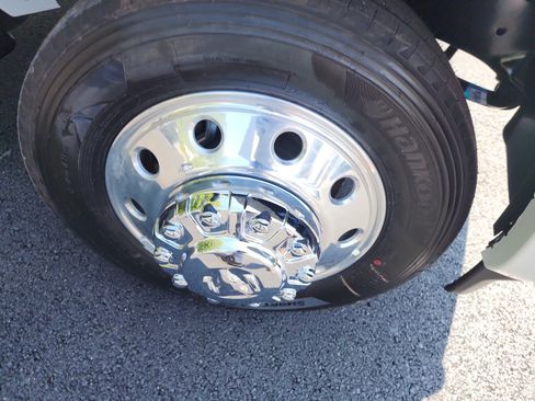 New 2026 RAM 5500 4x4 Crew Cab image 28