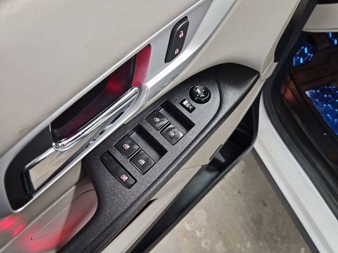 Used 2017 GMC Terrain SLT image 23