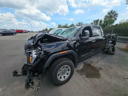 Used 2024 GMC Sierra 3500 Denali Ultimate AWD/4WD image 2