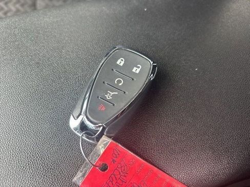 Used 2023 Chevrolet Equinox LT image 49