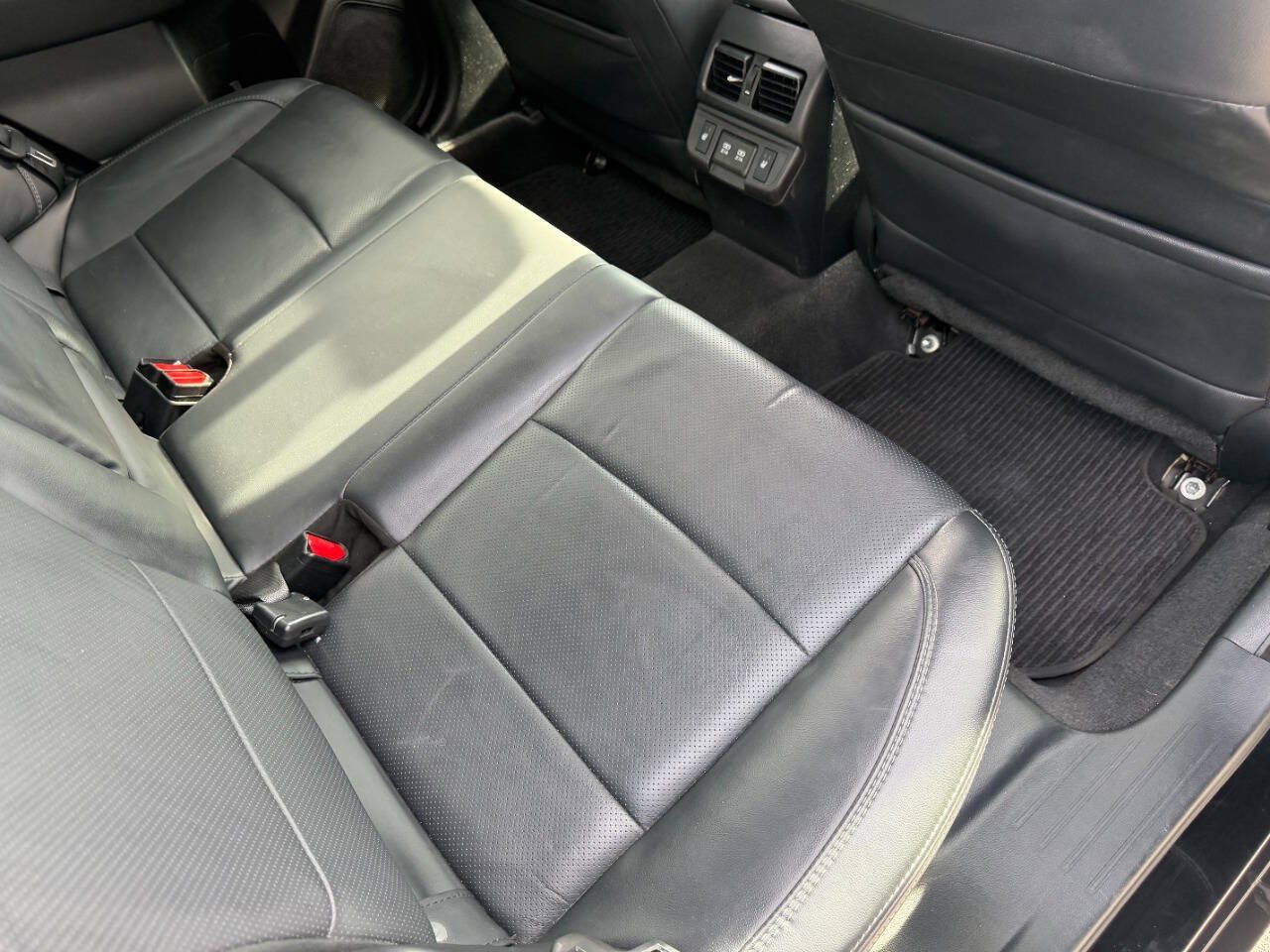 Used 2019 Subaru Outback 3.6R Limited AWD/4WD image 28